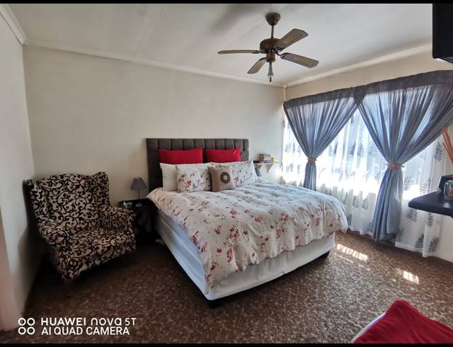 4 BEDROOM HOUSE FOR SALE IN BIRCH ACRES